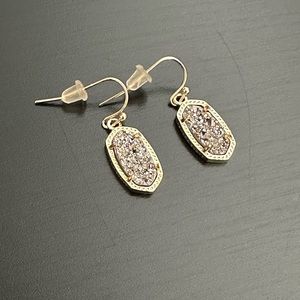 Kendra Scott Lee Gold Drop Earrings in Platinum Drusy